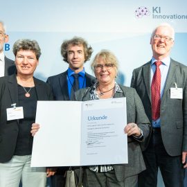 IIP-Ecosphere erfolgreich beim KI-Innovationswettbewerb IIP-Ecosphere erfolgreich beim KI-Innovationswettbewerb