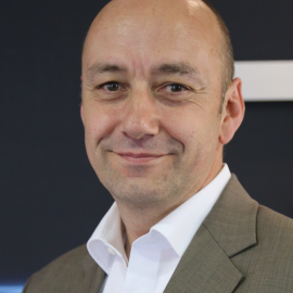 Vier Fragen an Dr.-Ing. Axel Schmidt, Sennheiser electronic Vier Fragen an Dr.-Ing. Axel Schmidt, Sennheiser electronic